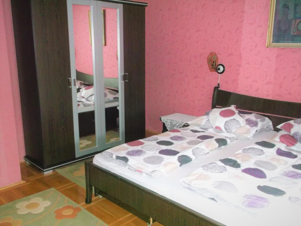 Big Apartman Hajduszoboszlo Bagian luar foto